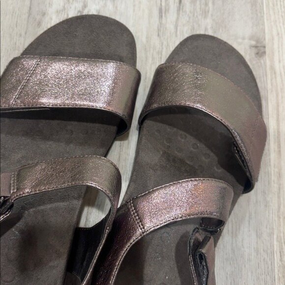 Vionic Marsala silver Bronze Sandals size 9 - Picture 5 of 5
